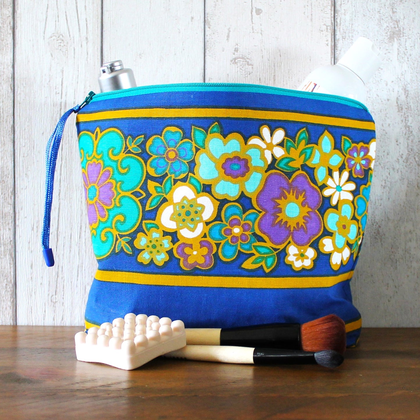 Vintage 1970s Floral Print Makeup Bag