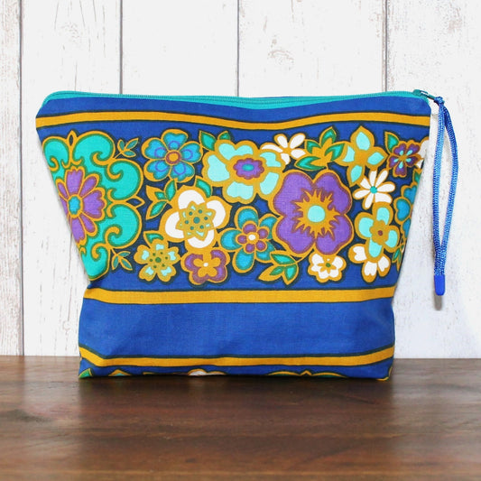 Vintage 1970s Floral Print Makeup Bag