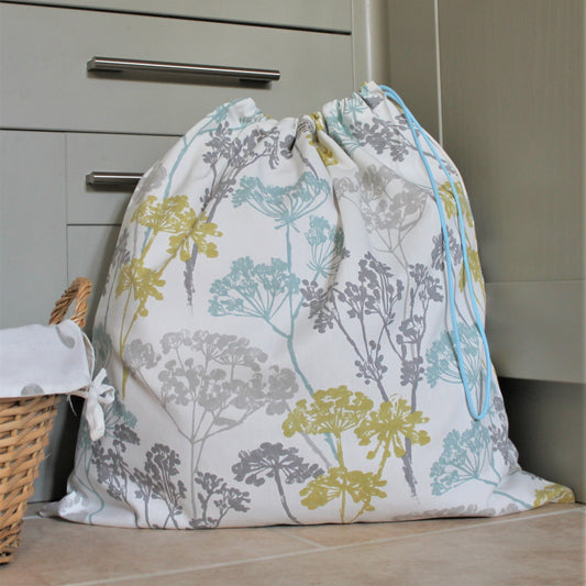 Cow Parsley Print Laundry Bag